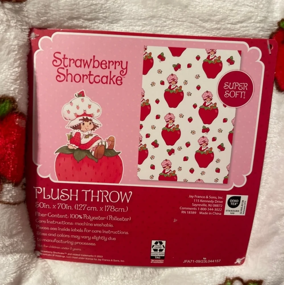 Strawberry Shortcake Plush Blanket 🍓